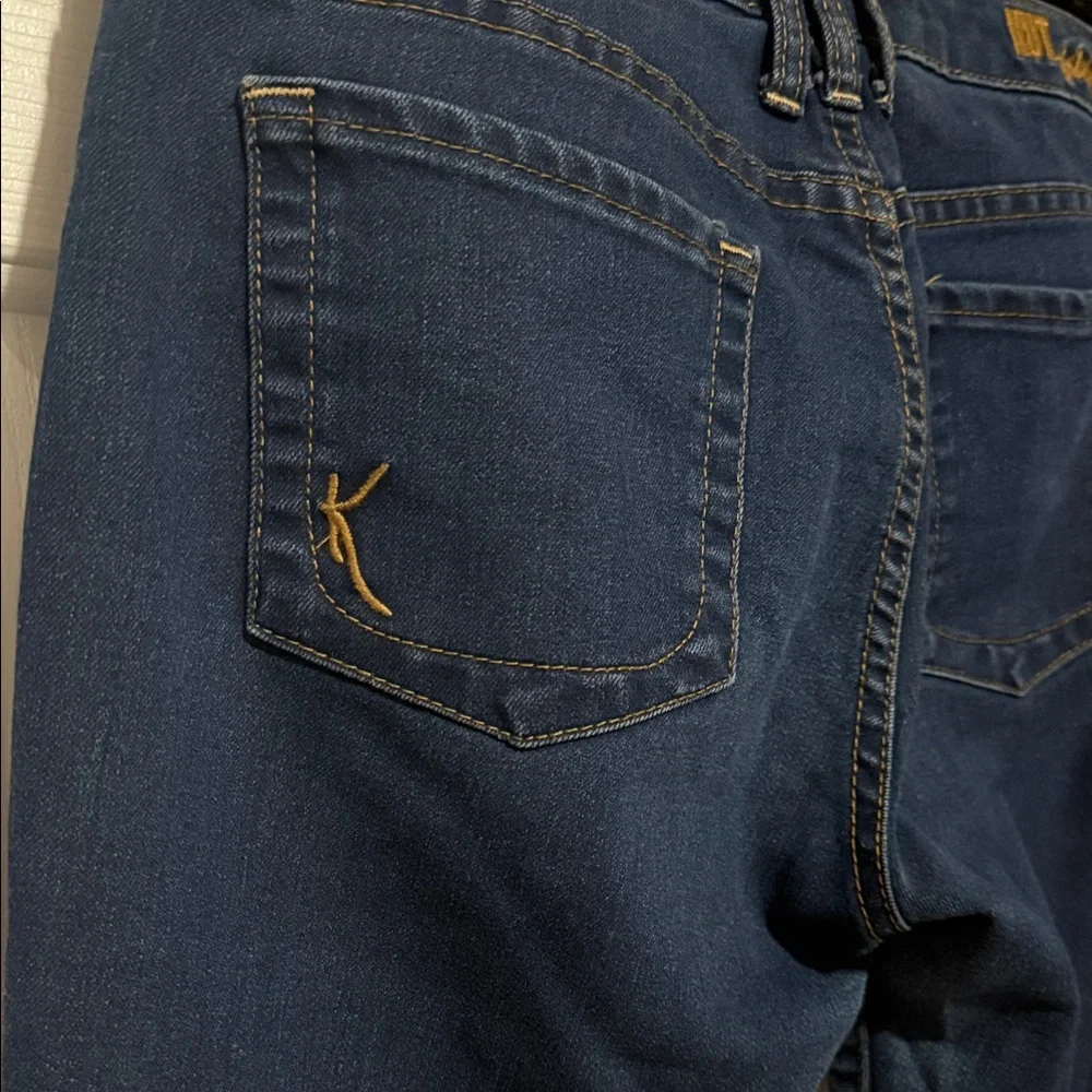👖 **KUT from the Kloth Women’s Size 6 TLI Cut Jeans – Dark Wash** 👖 - Picture 6 of 13